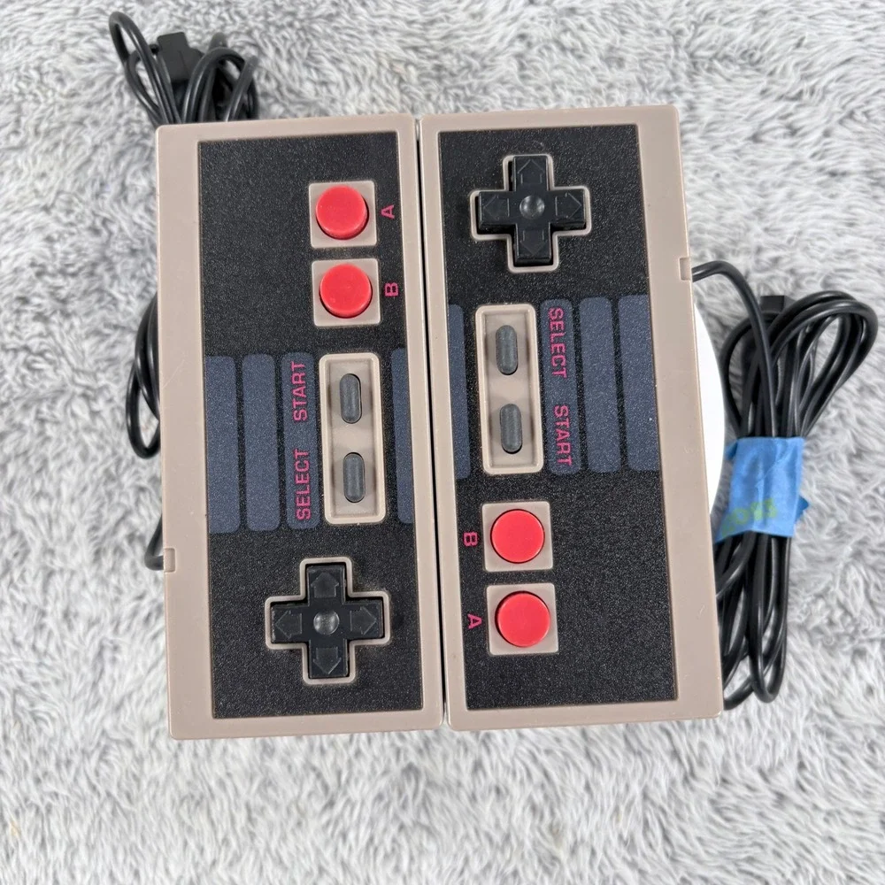 Mini Retro Game Entertainment System Console w/2‎ Controllers *Parts Only*